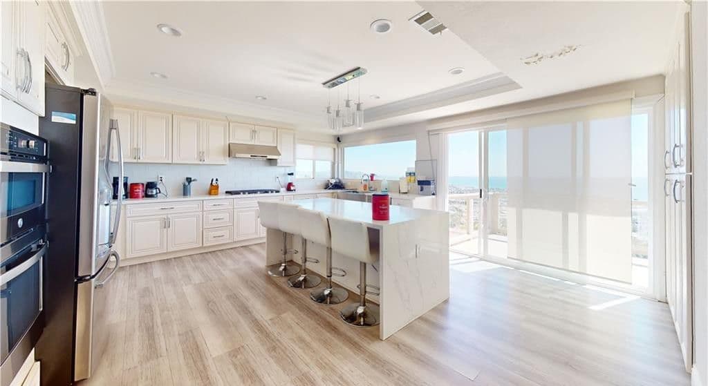 Public listing photograph of 3911 Calle Andalucia